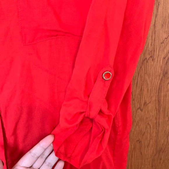 NWT Francesca’s - Red Button down top - Picture 4 of 5